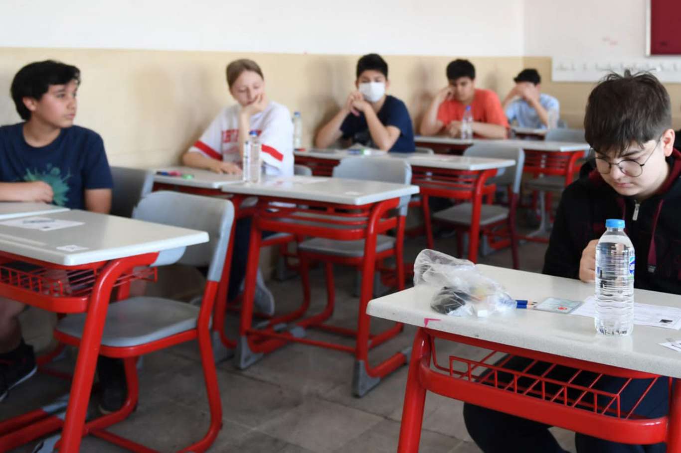 Liselerin boş kontenjanları ve taban puanları açıklandı Liselerin boş kontenjanları ve taban puanları açıklandı